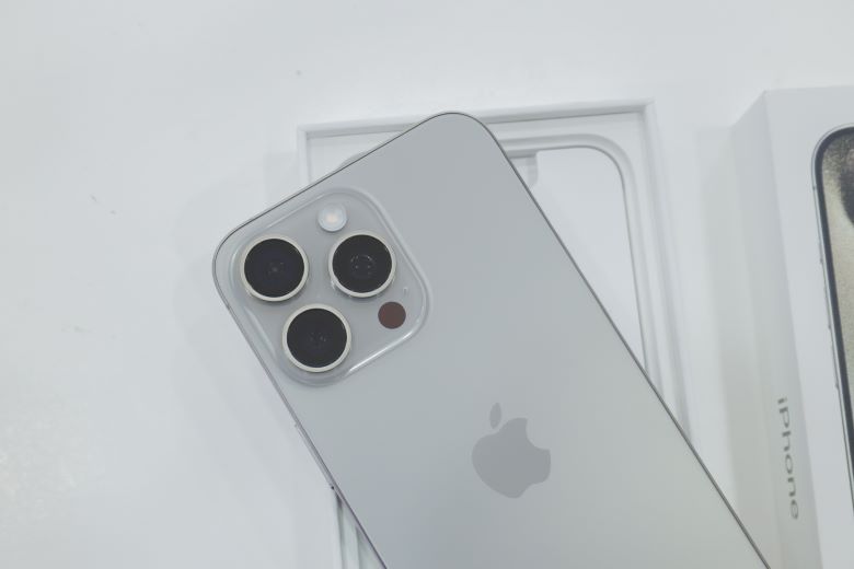 Đánh giá iPhone 15 Pro chi tiết từ A đến Z từ các chuyên gia